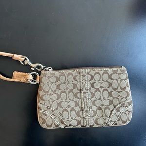 Coach Wristlet (Original) (Like New)